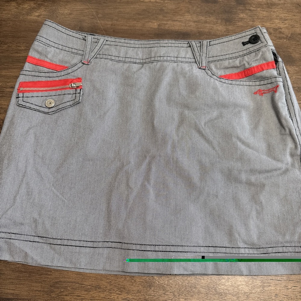 Louis Castel Black Check Herringbone Golf Skort Size 64 Embroidered Dachshund